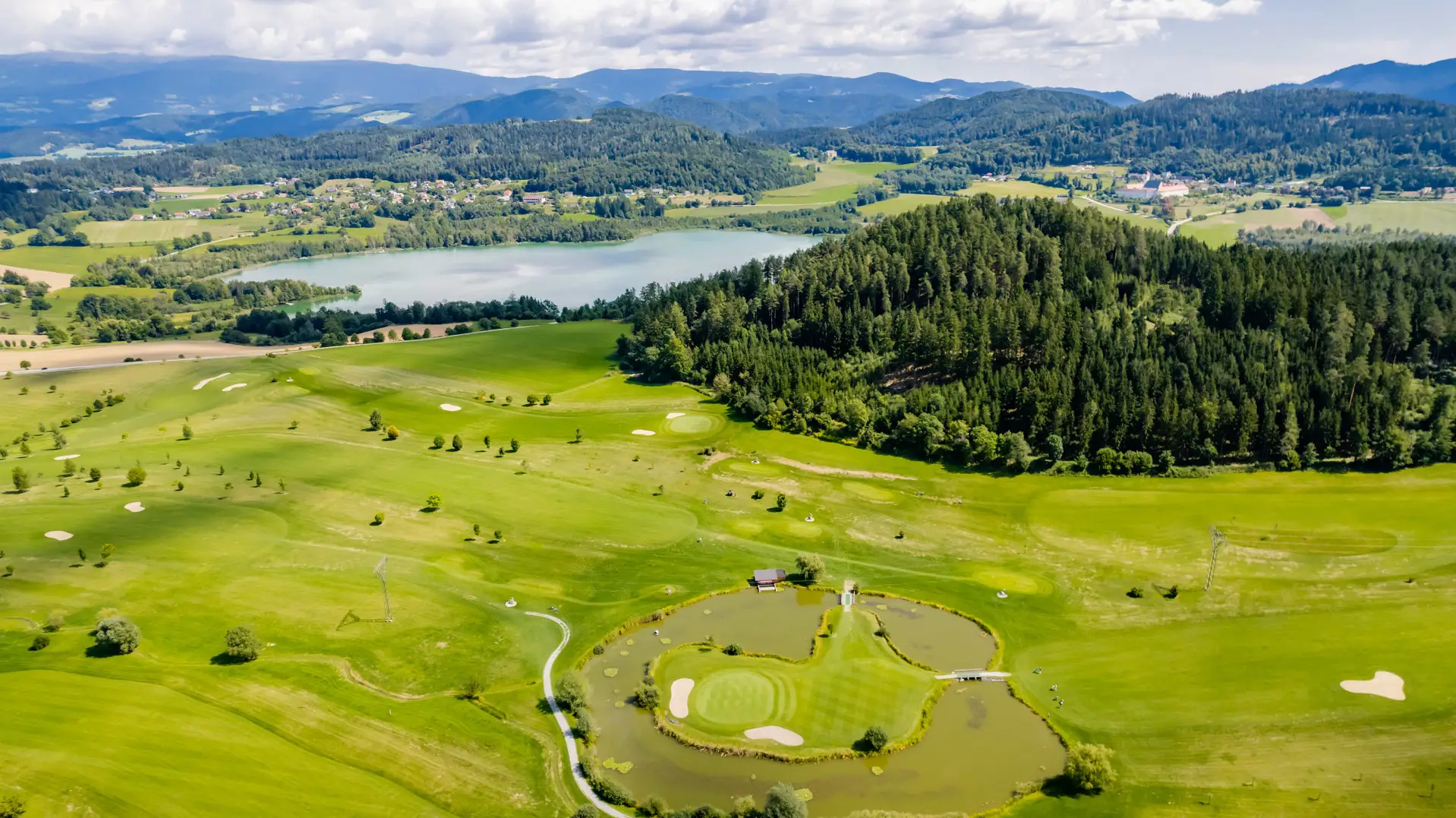 Golfplatz-Laengsee-Luftaufnahme